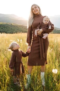 Jensen Dress In Mocha - FINAL SALE -CINZ Clothing Shop WEB JensenDress FW23 LindsayArnold 44 533134